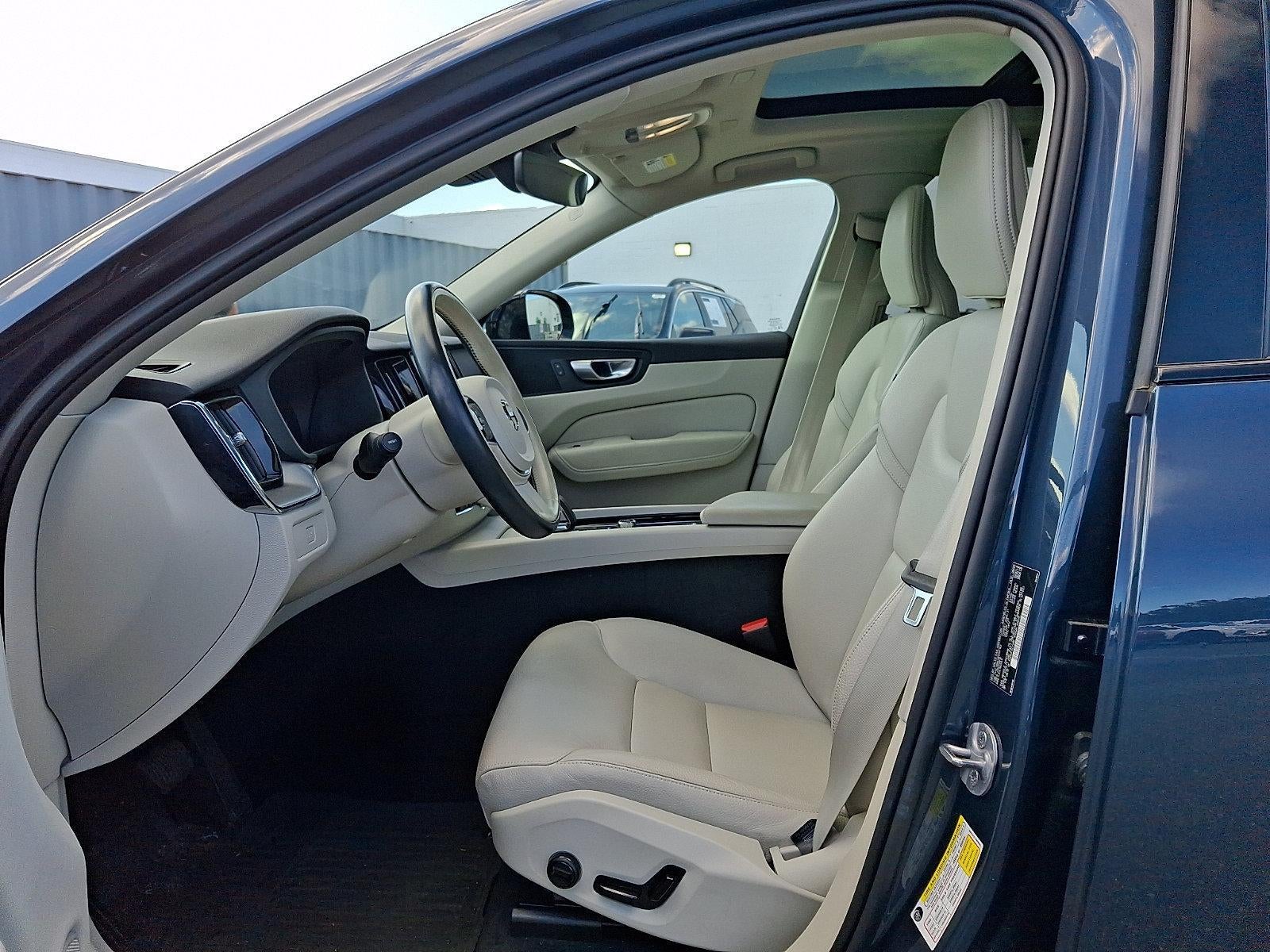 2024 Volvo XC60 B5 AWD Core Dark Theme