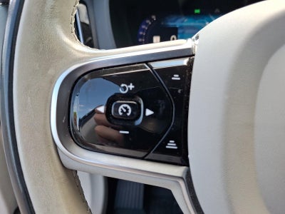 2024 Volvo XC60 B5 AWD Core Dark Theme