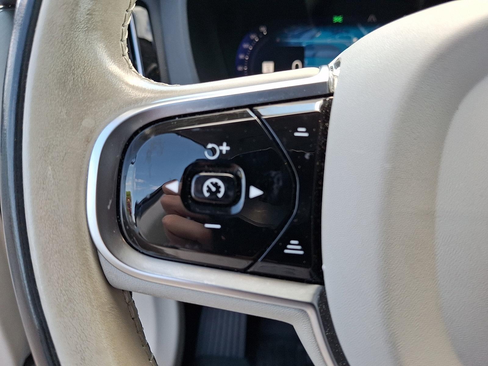 2024 Volvo XC60 B5 AWD Core Dark Theme
