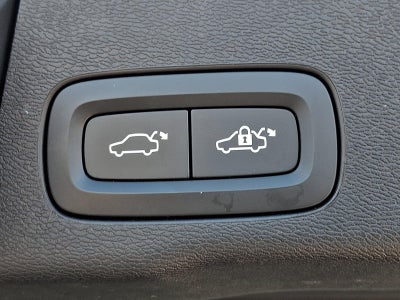 2024 Volvo XC60 B5 AWD Core Dark Theme