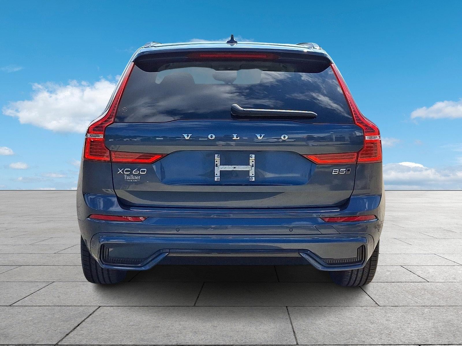 2024 Volvo XC60 B5 AWD Core Dark Theme