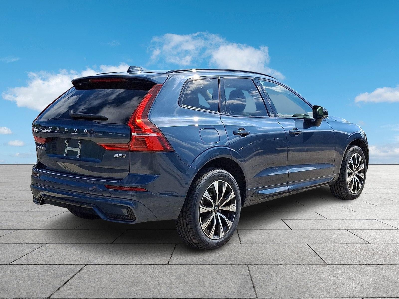 2024 Volvo XC60 B5 AWD Core Dark Theme