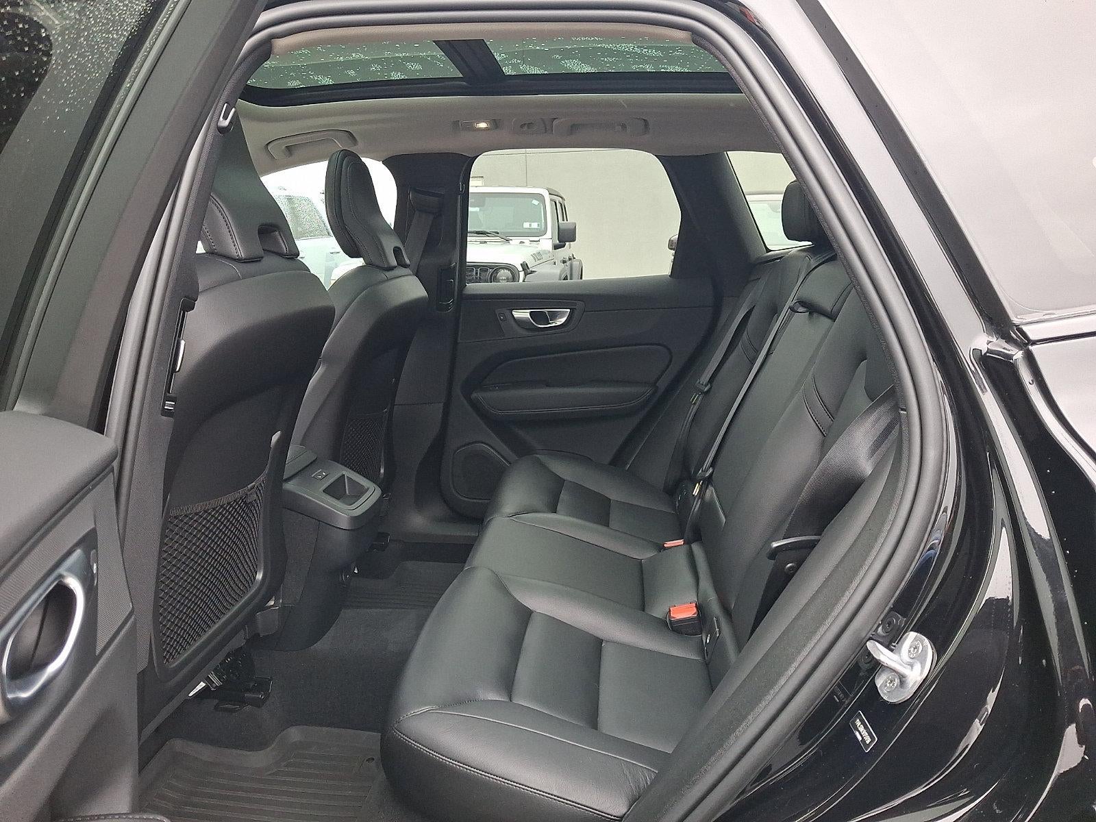 2024 Volvo XC60 B5 AWD Core Dark Theme