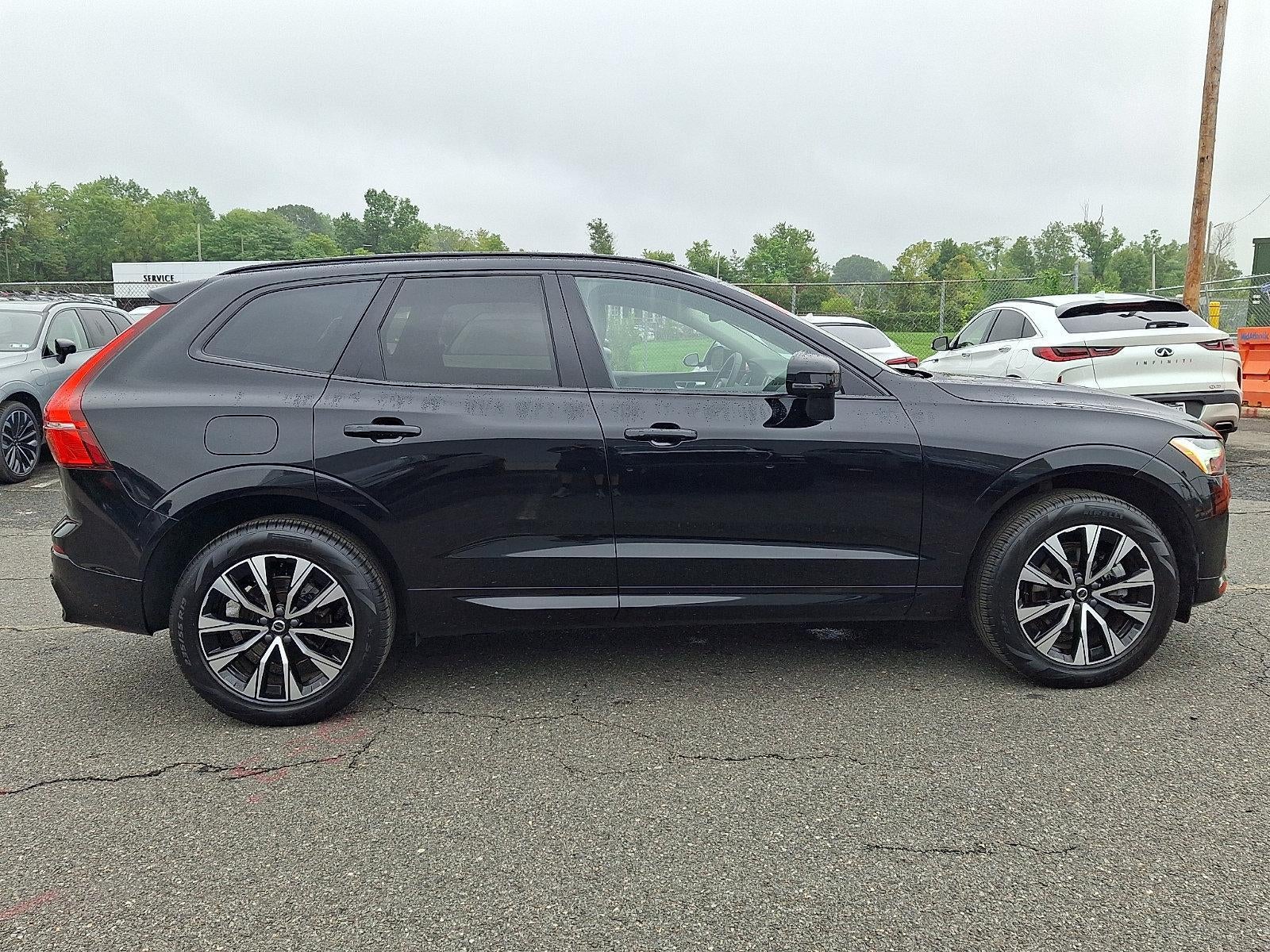 2024 Volvo XC60 B5 AWD Core Dark Theme