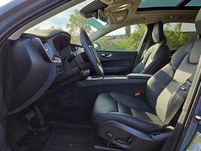 2022 Volvo XC60 B5 AWD Momentum