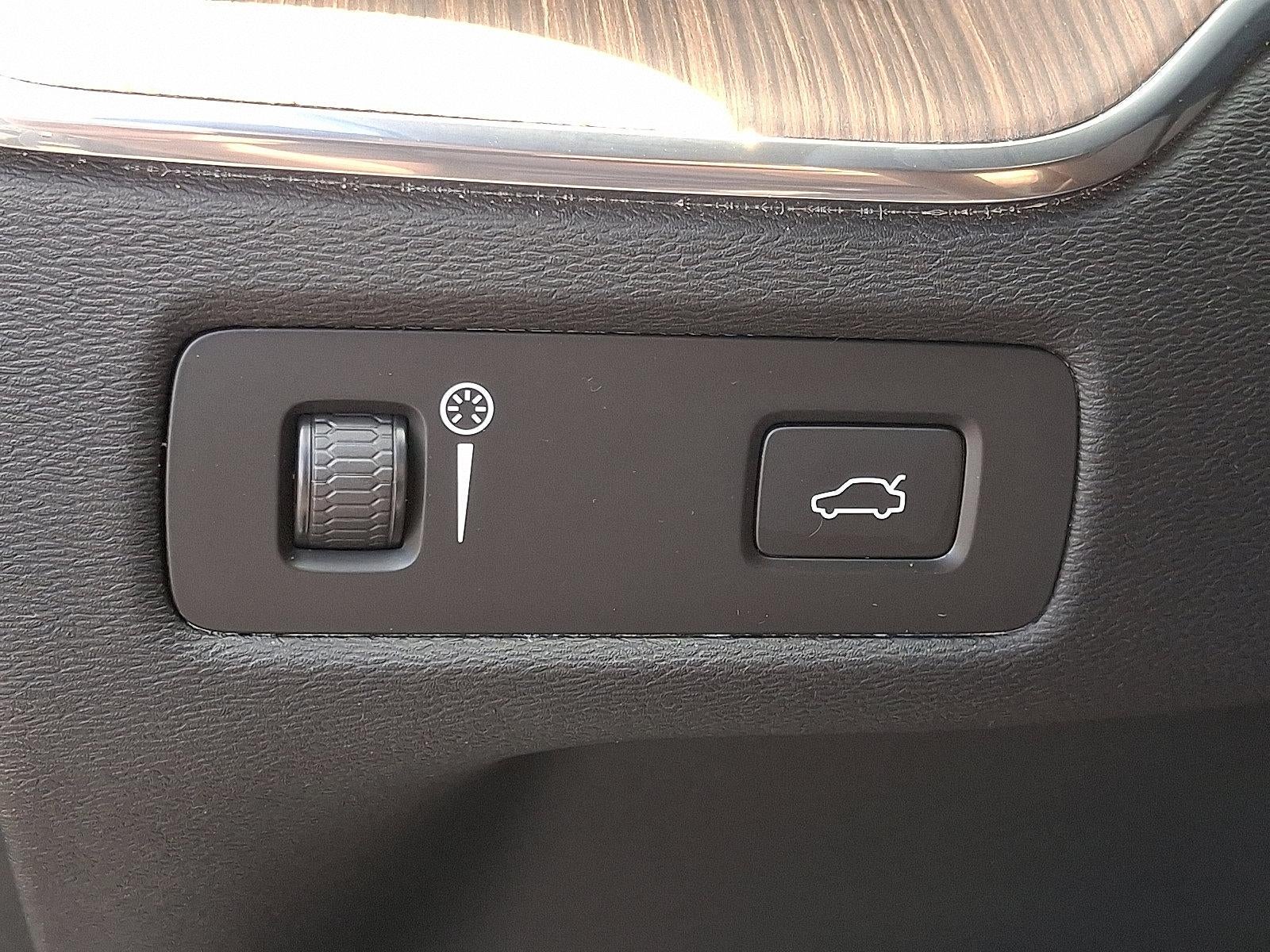 2022 Volvo XC60 B5 AWD Momentum