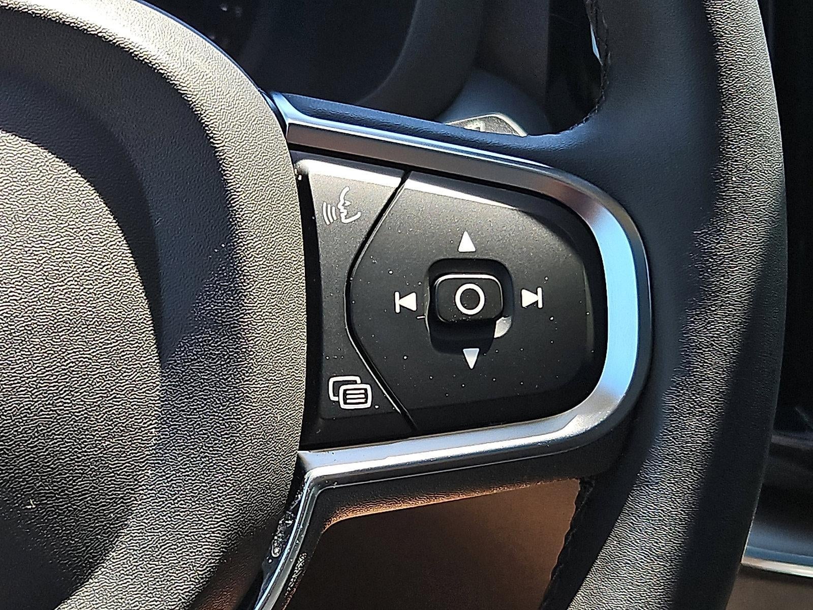 2024 Volvo XC60 B5 AWD Core Dark Theme