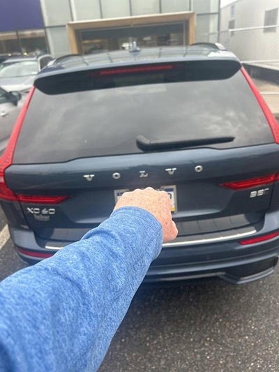 2024 Volvo XC60 B5 AWD Core Dark Theme