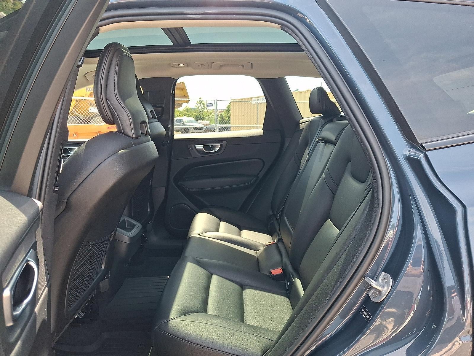 2024 Volvo XC60 B5 AWD Core Dark Theme