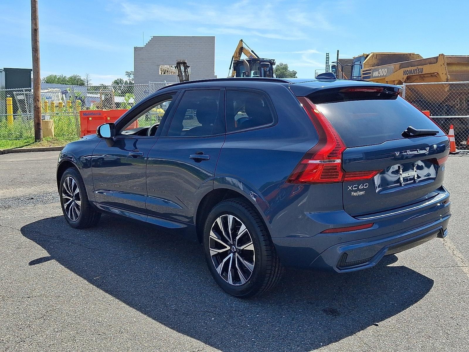 2024 Volvo XC60 B5 AWD Core Dark Theme