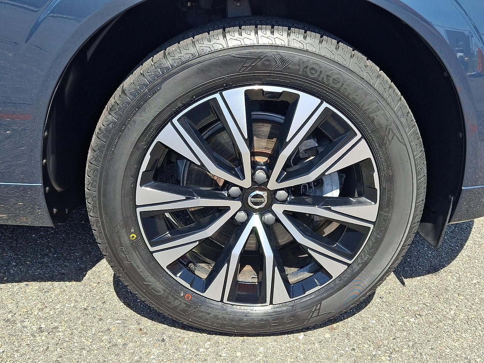 2024 Volvo XC60 B5 AWD Core Dark Theme