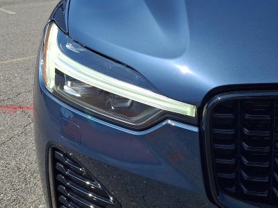 2024 Volvo XC60 B5 AWD Core Dark Theme