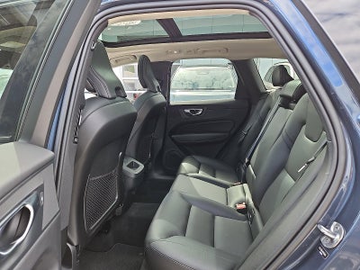 2024 Volvo XC60 B5 AWD Core Dark Theme
