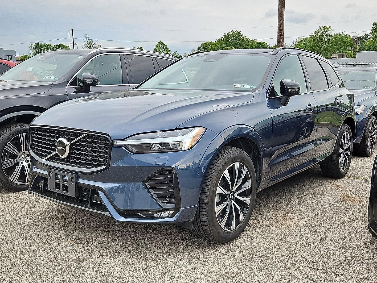 2024 Volvo XC60 B5 AWD Core Dark Theme
