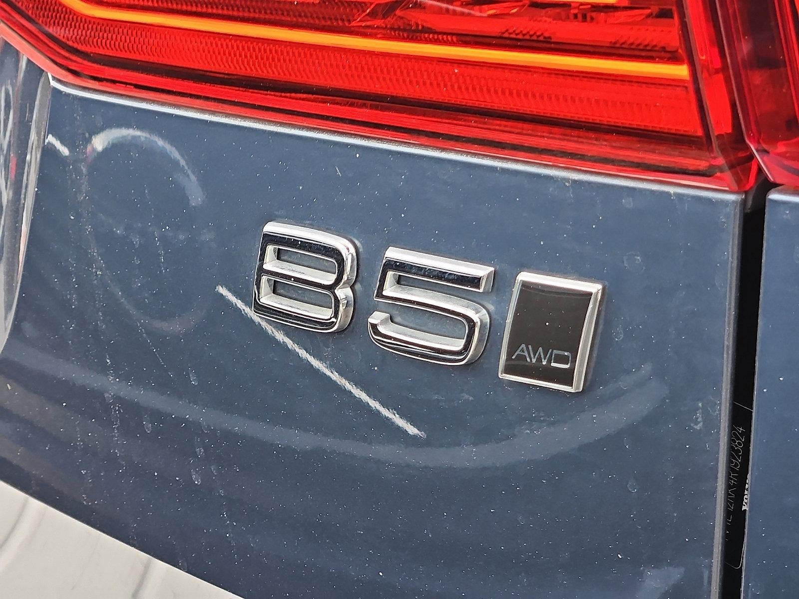 2024 Volvo XC60 B5 AWD Core Dark Theme
