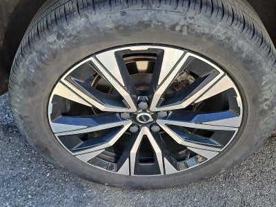 2024 Volvo XC60 B5 AWD Core Dark Theme