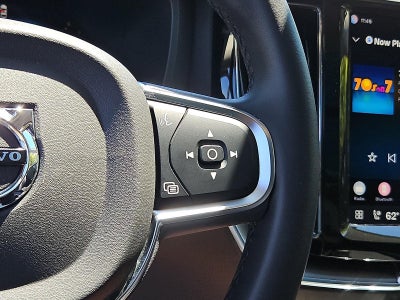 2024 Volvo XC60 B5 AWD Core Dark Theme
