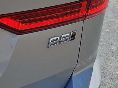 2024 Volvo XC60 B5 AWD Core Dark Theme