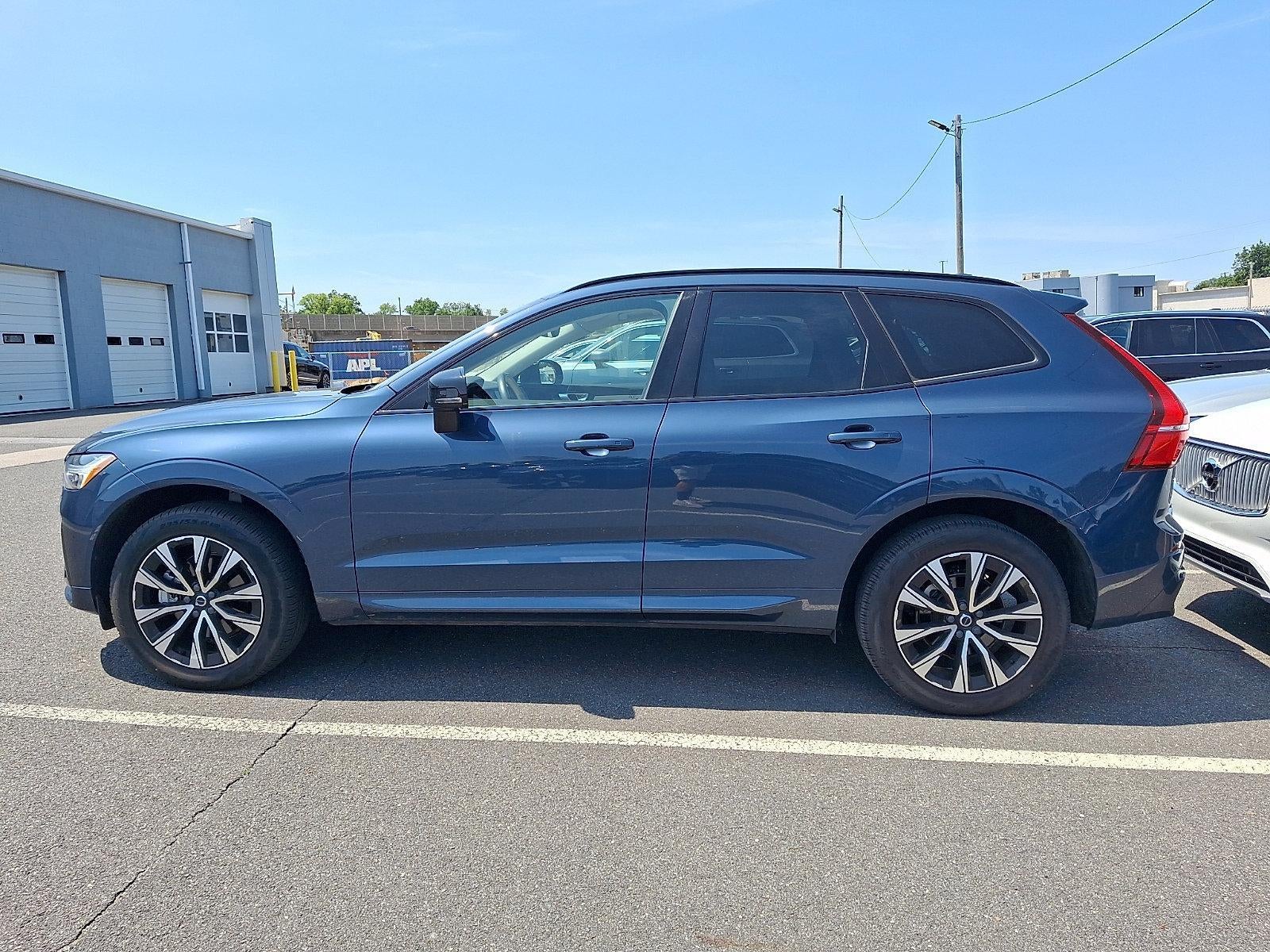 2024 Volvo XC60 B5 AWD Core Dark Theme