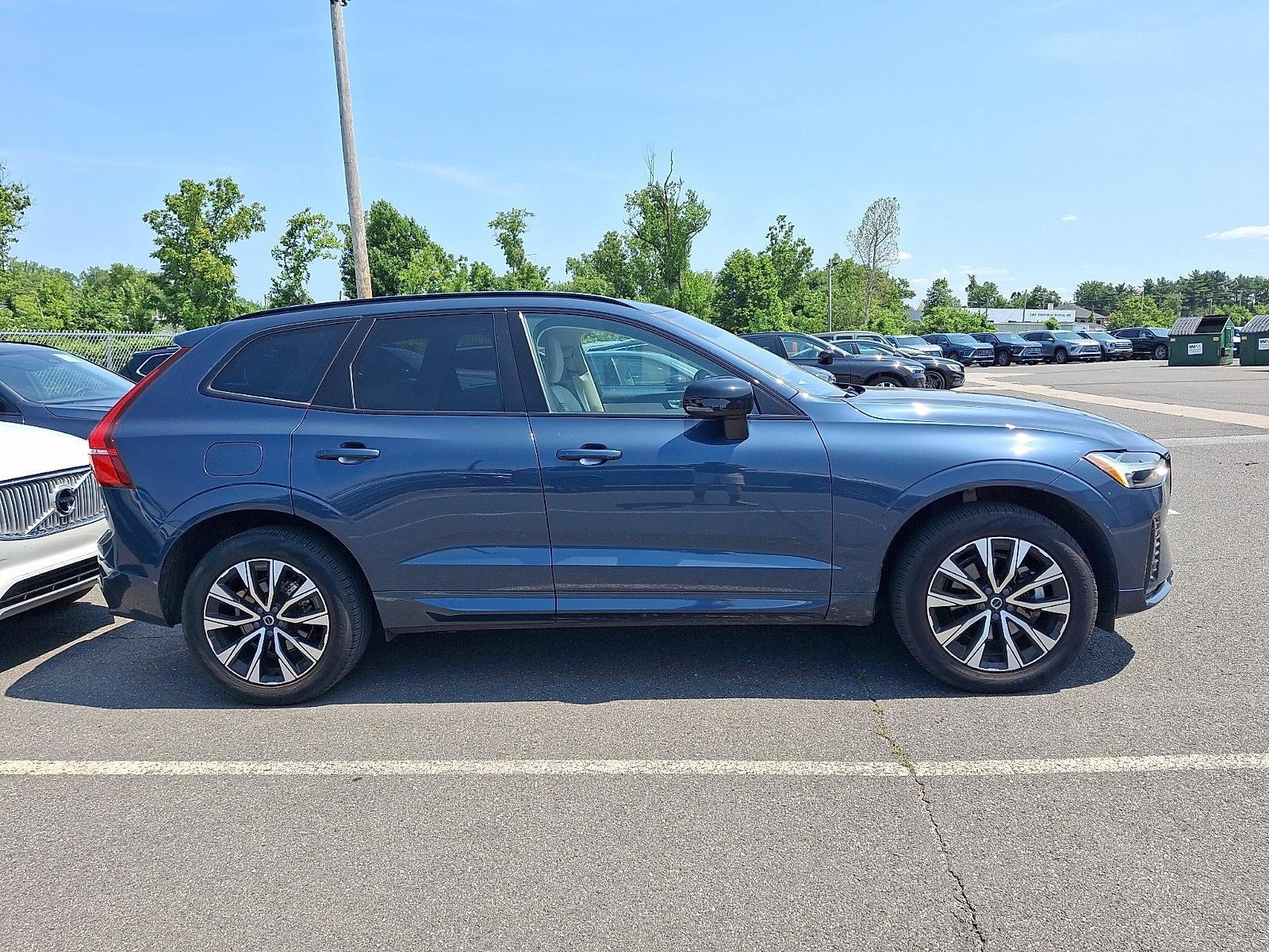 2024 Volvo XC60 B5 AWD Core Dark Theme