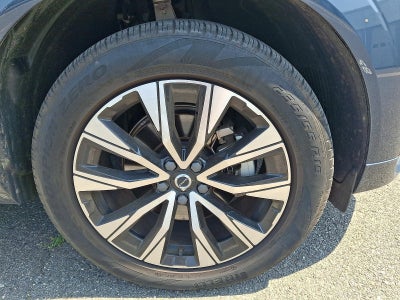 2024 Volvo XC60 B5 AWD Core Dark Theme