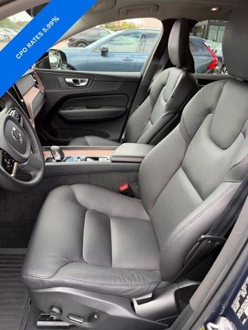 2024 Volvo XC60 B5 AWD Plus Dark Theme