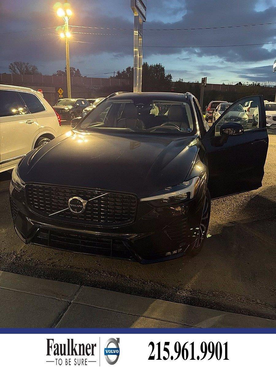 2024 Volvo XC60 B5 AWD Plus Dark Theme