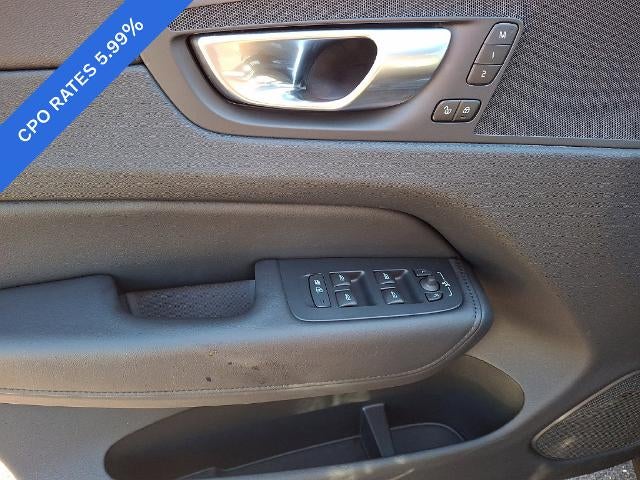 2024 Volvo XC60 B5 AWD Plus Dark Theme