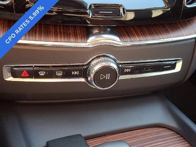 2024 Volvo XC60 B5 AWD Plus Dark Theme