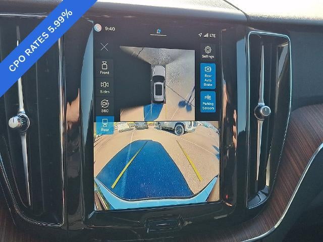 2024 Volvo XC60 B5 AWD Plus Dark Theme