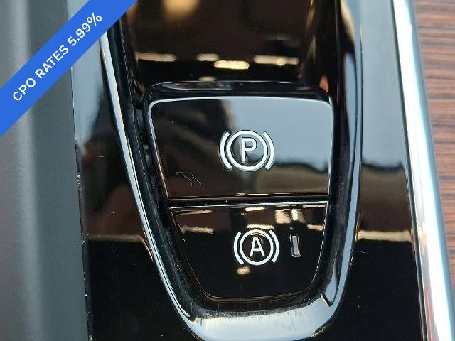 2024 Volvo XC60 B5 AWD Plus Dark Theme