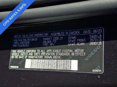 2024 Volvo XC60 B5 AWD Plus Dark Theme