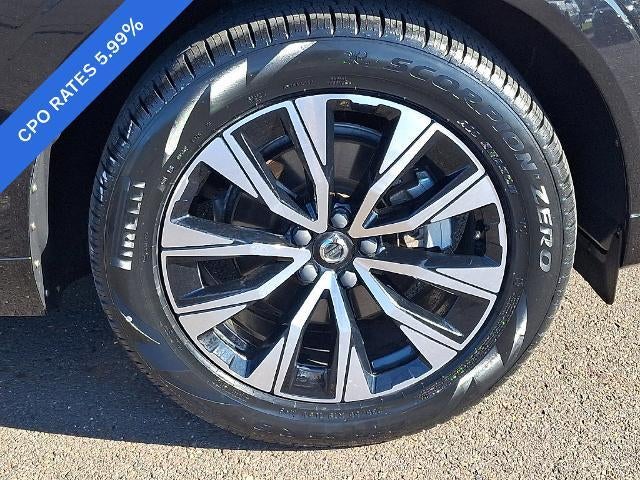 2024 Volvo XC60 B5 AWD Plus Dark Theme