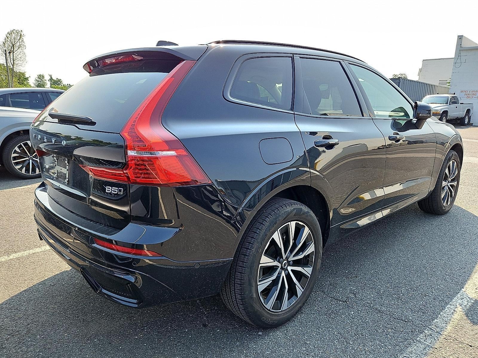 2024 Volvo XC60 B5 AWD Plus Dark Theme
