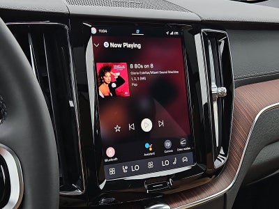 2024 Volvo XC60 B5 AWD Ultimate Dark Theme