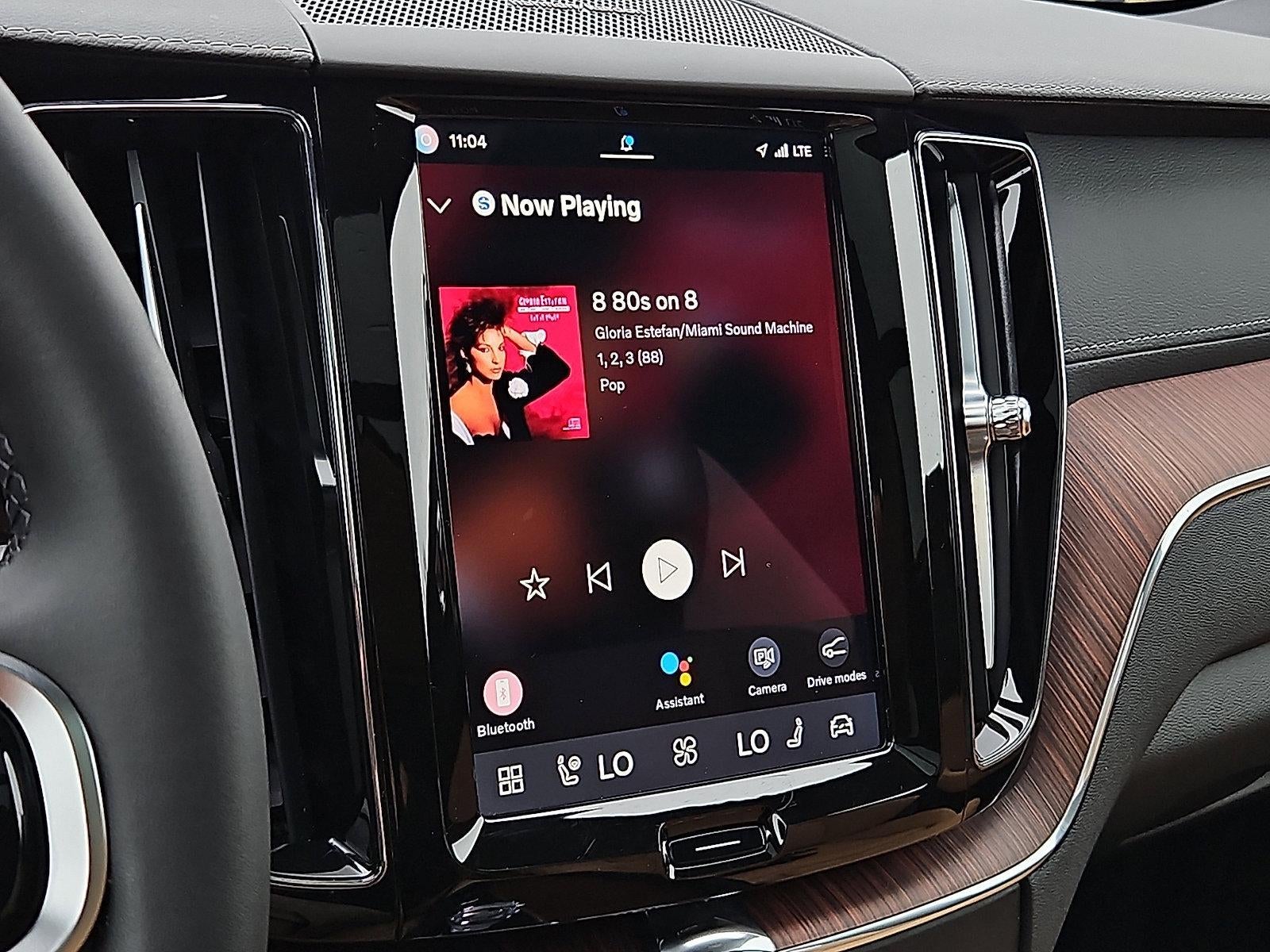 2024 Volvo XC60 B5 AWD Ultimate Dark Theme