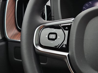 2024 Volvo XC60 B5 AWD Ultimate Dark Theme