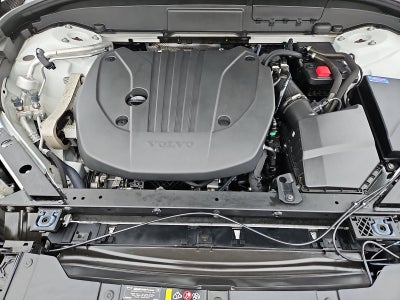 2024 Volvo XC60 B5 AWD Ultimate Dark Theme