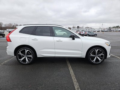 2024 Volvo XC60 B5 AWD Ultimate Dark Theme