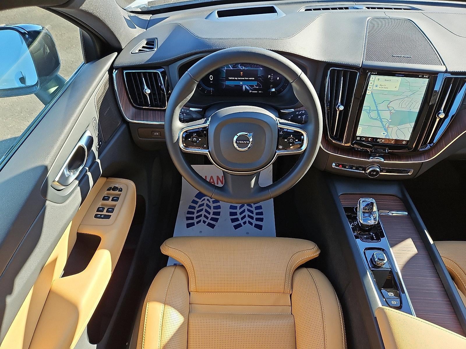 2024 Volvo XC60 B5 AWD Ultimate Dark Theme