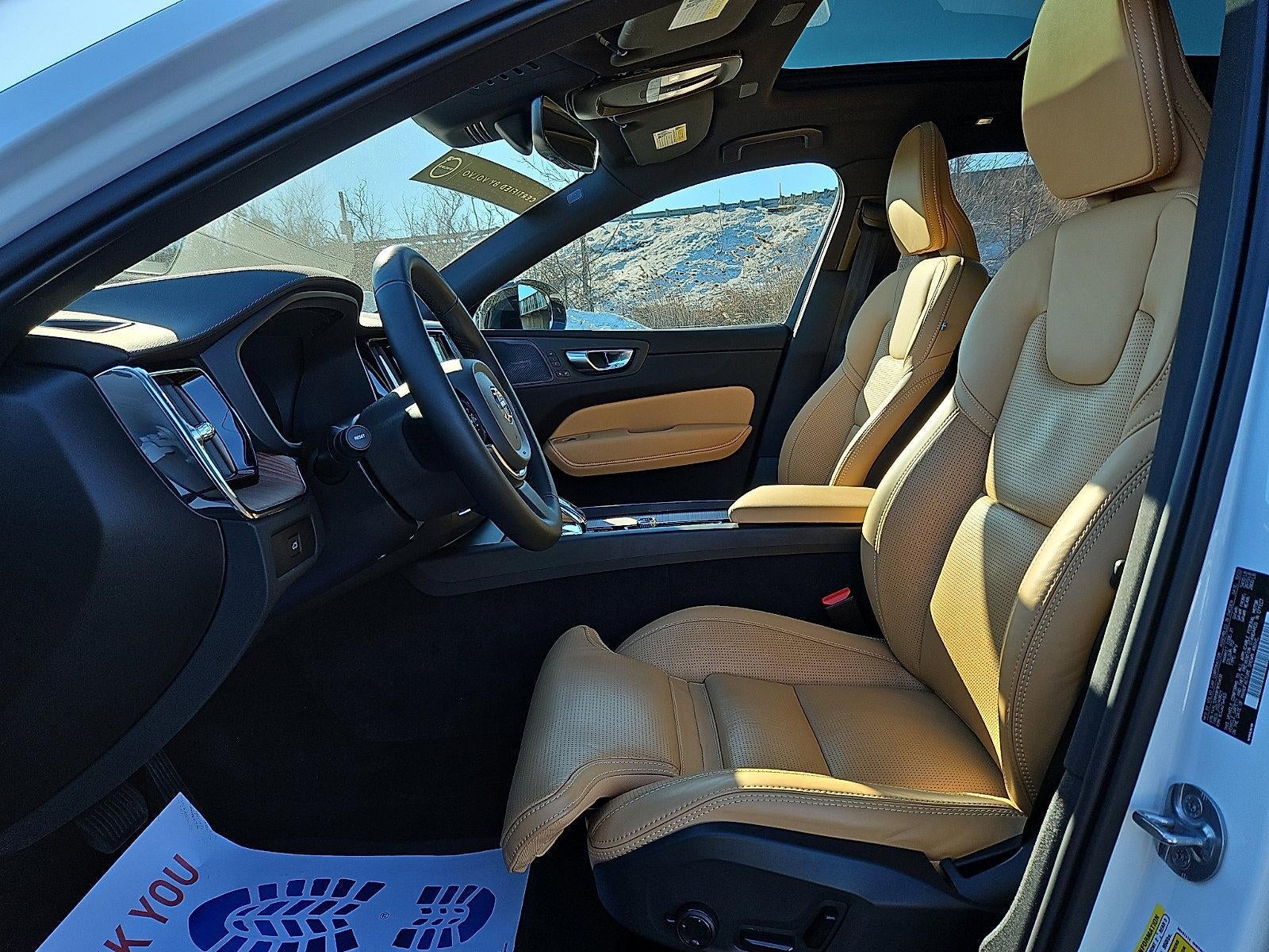 2024 Volvo XC60 B5 AWD Ultimate Dark Theme