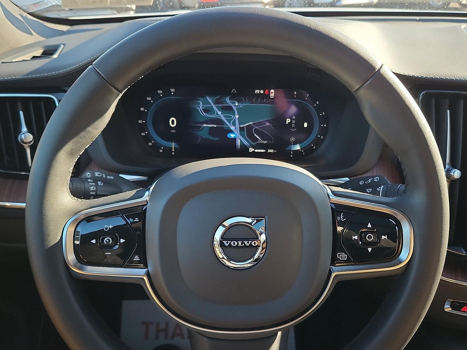 2024 Volvo XC60 B5 AWD Ultimate Dark Theme