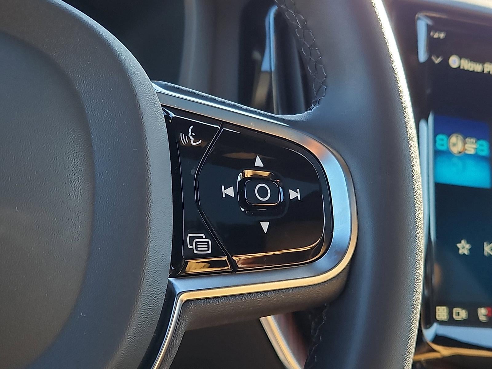 2024 Volvo XC60 B5 AWD Ultimate Dark Theme