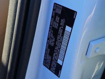 2024 Volvo XC60 B5 AWD Ultimate Dark Theme