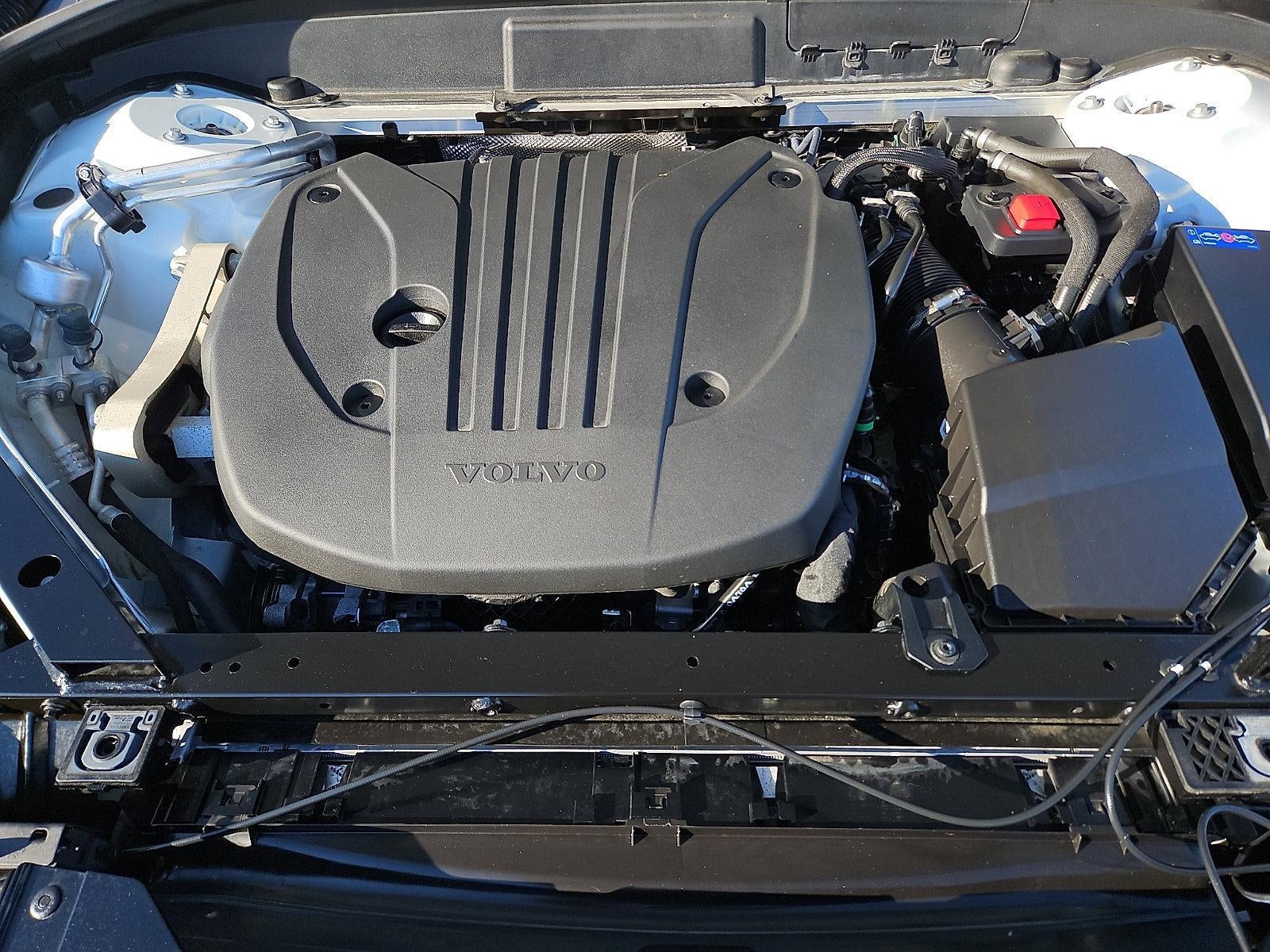 2024 Volvo XC60 B5 AWD Ultimate Dark Theme