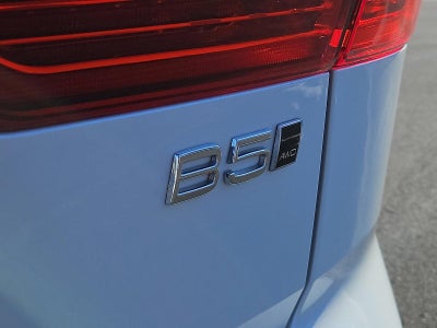 2024 Volvo XC60 B5 AWD Ultimate Dark Theme