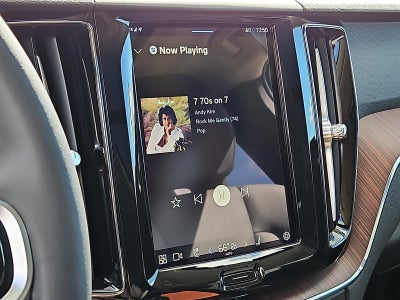 2023 Volvo XC60 B5 AWD Plus Dark Theme