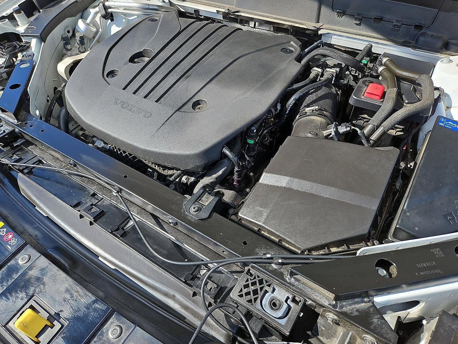 2023 Volvo XC60 B5 AWD Plus Dark Theme