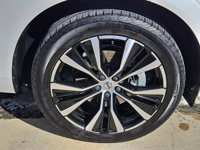 2023 Volvo XC60 B5 AWD Plus Dark Theme