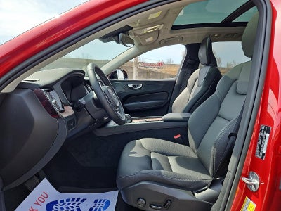 2023 Volvo XC60 B5 AWD Plus Dark Theme